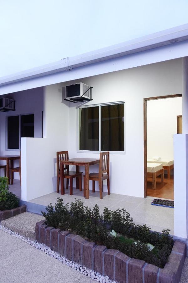 Badi'S Place Moalboal Exterior foto